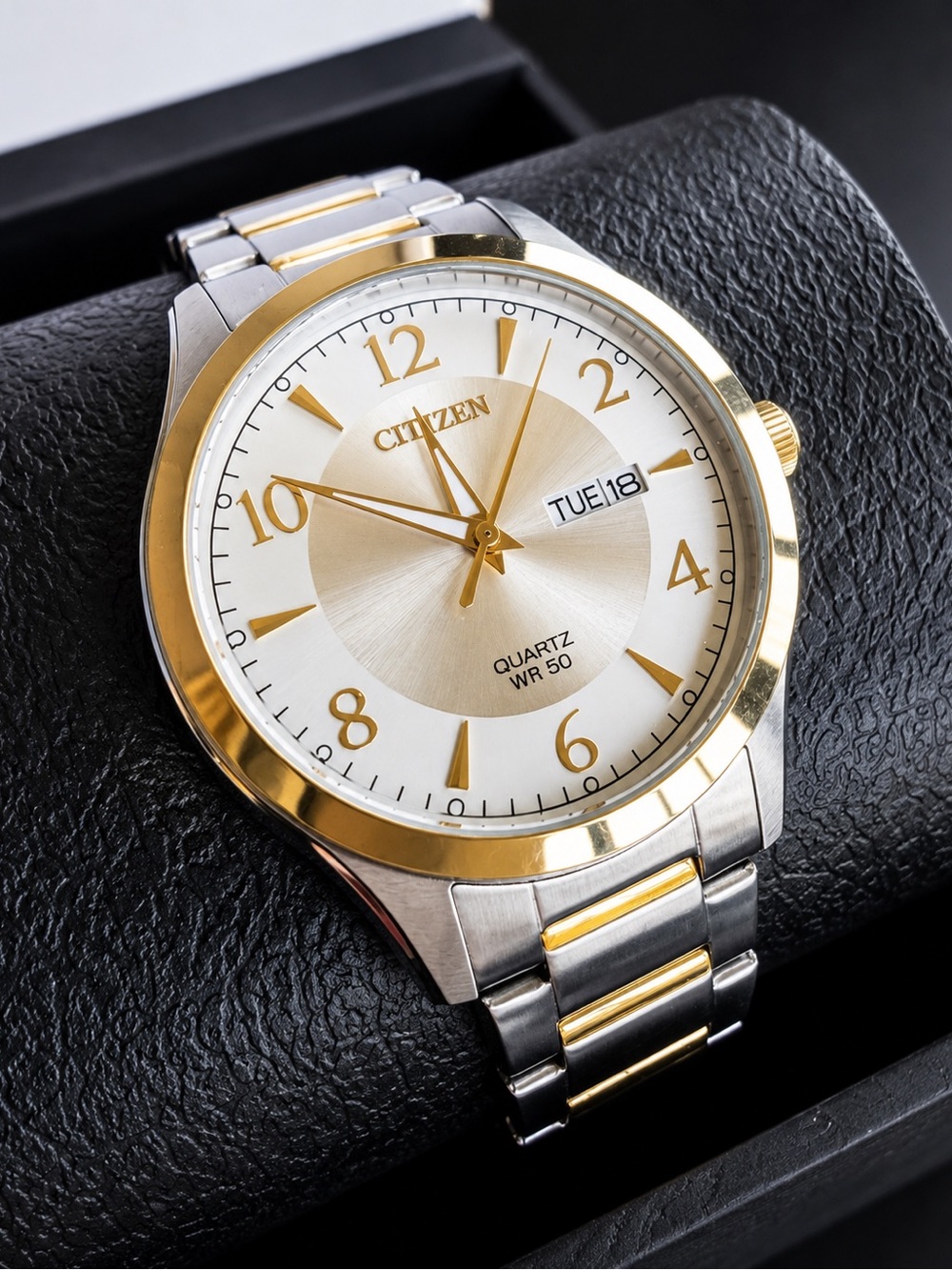 Citizen Quartz 50m WR Two-Tone stainless steel 41mm Day/Date Dress watch